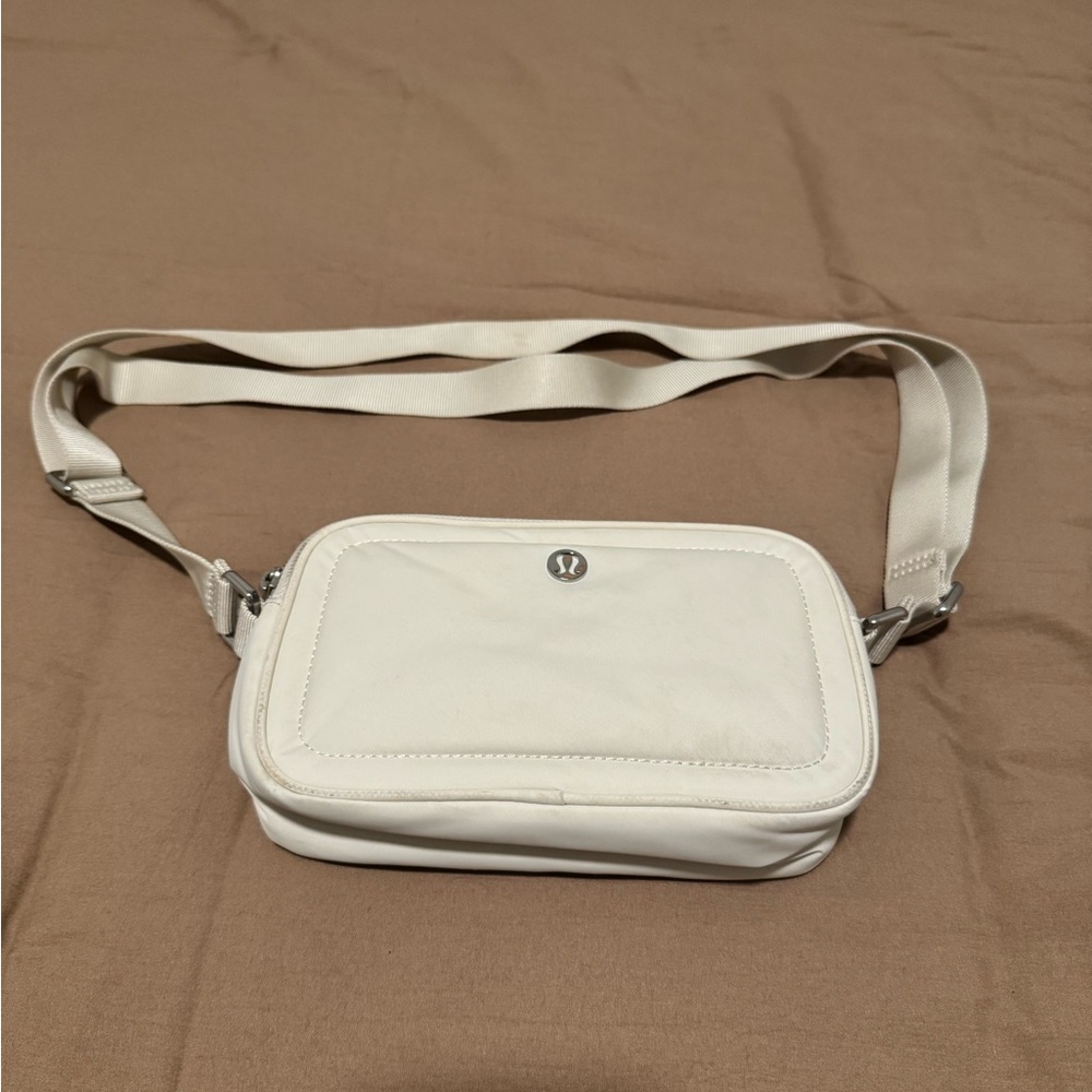 Lululemon Crossbody Camera Bag 2L